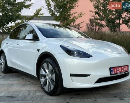Белый Тесла Model Y, объемом двигателя 0 л и пробегом 35 тыс. км за 34500 $, фото 1 на Automoto.ua