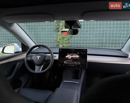 Белый Тесла Model Y, объемом двигателя 0 л и пробегом 18 тыс. км за 29600 $, фото 94 на Automoto.ua