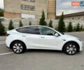 Белый Тесла Model Y, объемом двигателя 0 л и пробегом 63 тыс. км за 26900 $, фото 25 на Automoto.ua