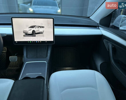 Белый Тесла Model Y, объемом двигателя 0 л и пробегом 25 тыс. км за 28900 $, фото 16 на Automoto.ua
