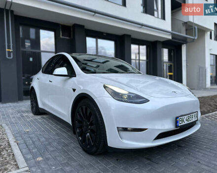 Белый Тесла Model Y, объемом двигателя 0 л и пробегом 25 тыс. км за 28900 $, фото 1 на Automoto.ua