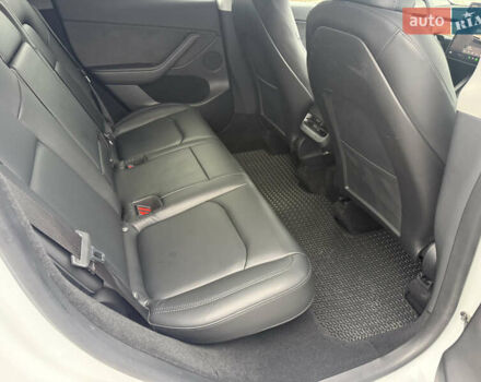 Белый Тесла Model Y, объемом двигателя 0 л и пробегом 53 тыс. км за 28800 $, фото 19 на Automoto.ua