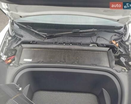 Белый Тесла Model Y, объемом двигателя 0 л и пробегом 34 тыс. км за 19000 $, фото 6 на Automoto.ua