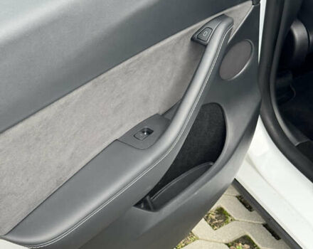 Белый Тесла Model Y, объемом двигателя 0 л и пробегом 45 тыс. км за 29900 $, фото 19 на Automoto.ua