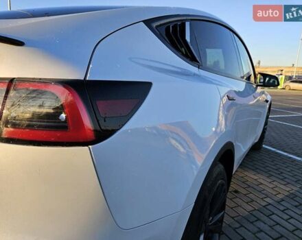 Белый Тесла Model Y, объемом двигателя 0 л и пробегом 28 тыс. км за 28400 $, фото 8 на Automoto.ua