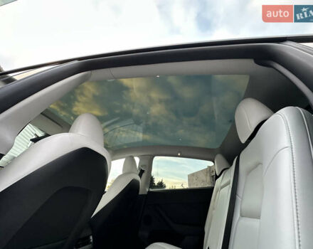 Белый Тесла Model Y, объемом двигателя 0 л и пробегом 35 тыс. км за 29500 $, фото 23 на Automoto.ua