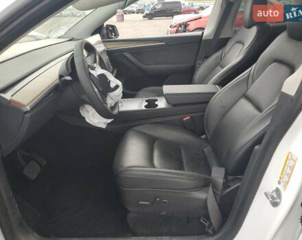 Белый Тесла Model Y, объемом двигателя 0 л и пробегом 62 тыс. км за 21750 $, фото 7 на Automoto.ua