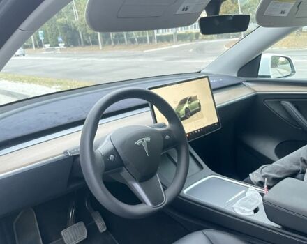 Білий Тесла Model Y, об'ємом двигуна 0 л та пробігом 64 тис. км за 28500 $, фото 5 на Automoto.ua