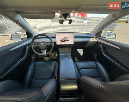 Білий Тесла Model Y, об'ємом двигуна 0 л та пробігом 53 тис. км за 25900 $, фото 16 на Automoto.ua