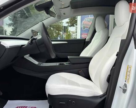 Белый Тесла Model Y, объемом двигателя 0 л и пробегом 34 тыс. км за 27500 $, фото 10 на Automoto.ua