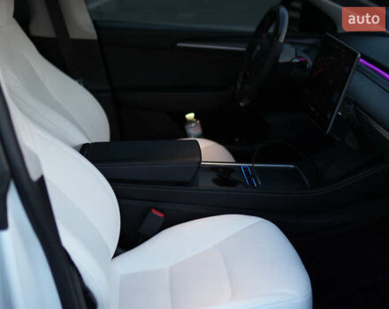 Білий Тесла Model Y, об'ємом двигуна 0 л та пробігом 48 тис. км за 34300 $, фото 26 на Automoto.ua