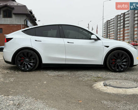 Белый Тесла Model Y, объемом двигателя 0 л и пробегом 37 тыс. км за 28500 $, фото 2 на Automoto.ua