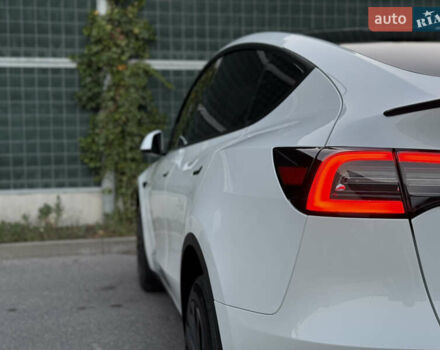 Белый Тесла Model Y, объемом двигателя 0 л и пробегом 18 тыс. км за 29600 $, фото 64 на Automoto.ua
