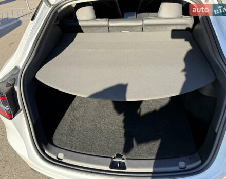 Белый Тесла Model Y, объемом двигателя 0 л и пробегом 35 тыс. км за 33777 $, фото 26 на Automoto.ua