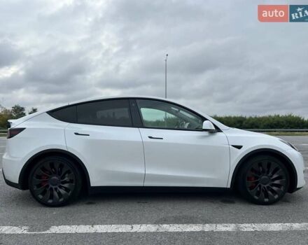 Белый Тесла Model Y, объемом двигателя 0 л и пробегом 24 тыс. км за 32800 $, фото 2 на Automoto.ua