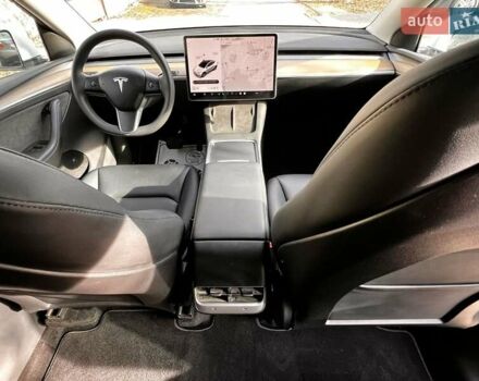 Белый Тесла Model Y, объемом двигателя 0 л и пробегом 35 тыс. км за 30000 $, фото 10 на Automoto.ua
