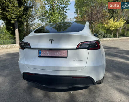 Белый Тесла Model Y, объемом двигателя 0 л и пробегом 24 тыс. км за 32500 $, фото 10 на Automoto.ua