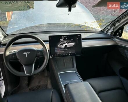 Белый Тесла Model Y, объемом двигателя 1.87 л и пробегом 64 тыс. км за 15500 $, фото 8 на Automoto.ua