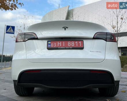 Белый Тесла Model Y, объемом двигателя 0 л и пробегом 25 тыс. км за 32500 $, фото 17 на Automoto.ua