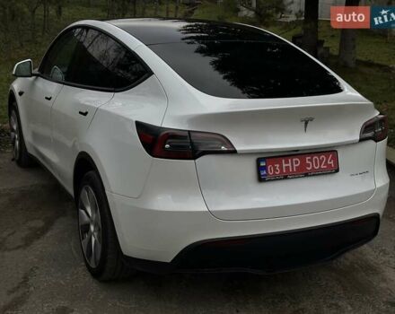 Белый Тесла Model Y, объемом двигателя 0 л и пробегом 42 тыс. км за 26999 $, фото 7 на Automoto.ua