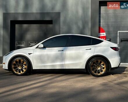 Белый Тесла Model Y, объемом двигателя 0 л и пробегом 42 тыс. км за 33999 $, фото 4 на Automoto.ua