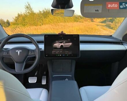 Белый Тесла Model Y, объемом двигателя 0 л и пробегом 41 тыс. км за 28300 $, фото 19 на Automoto.ua