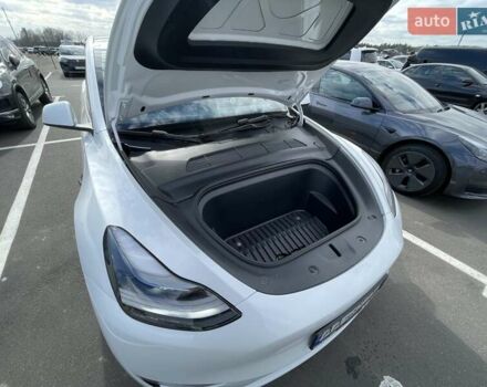 Белый Тесла Model Y, объемом двигателя 0 л и пробегом 4 тыс. км за 29800 $, фото 45 на Automoto.ua