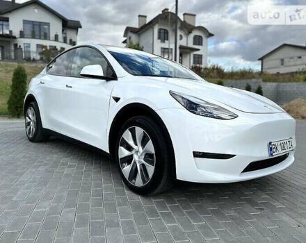 Білий Тесла Model Y, об'ємом двигуна 0 л та пробігом 15 тис. км за 31100 $, фото 15 на Automoto.ua