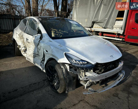 Белый Тесла Model Y, объемом двигателя 1.87 л и пробегом 64 тыс. км за 15500 $, фото 3 на Automoto.ua