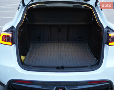 Білий Тесла Model Y, об'ємом двигуна 0 л та пробігом 48 тис. км за 34300 $, фото 30 на Automoto.ua