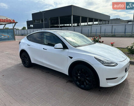 Белый Тесла Model Y, объемом двигателя 0 л и пробегом 30 тыс. км за 31999 $, фото 7 на Automoto.ua