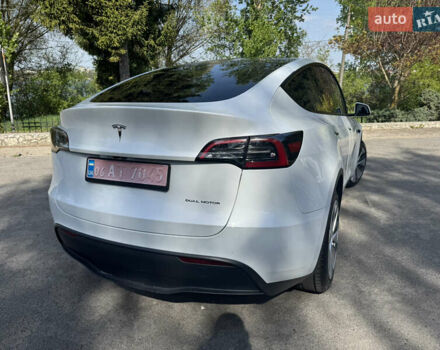 Белый Тесла Model Y, объемом двигателя 0 л и пробегом 24 тыс. км за 32500 $, фото 9 на Automoto.ua