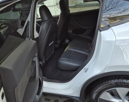 Білий Тесла Model Y, об'ємом двигуна 0 л та пробігом 67 тис. км за 25500 $, фото 12 на Automoto.ua