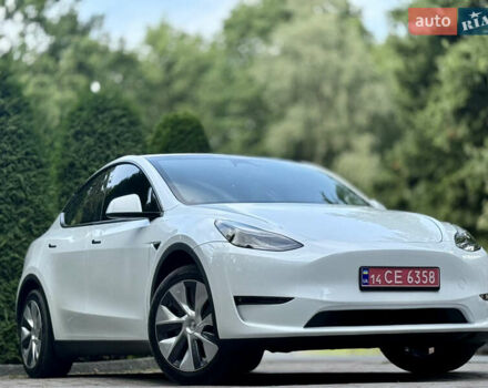 Белый Тесла Model Y, объемом двигателя 0 л и пробегом 72 тыс. км за 26750 $, фото 1 на Automoto.ua