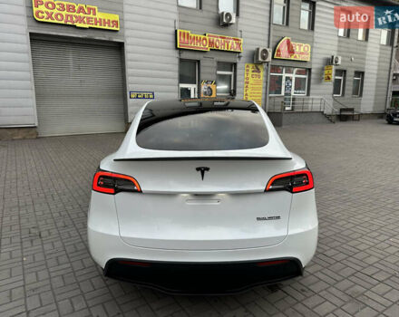 Белый Тесла Model Y, объемом двигателя 0 л и пробегом 35 тыс. км за 29500 $, фото 6 на Automoto.ua