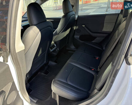 Белый Тесла Model Y, объемом двигателя 0 л и пробегом 35 тыс. км за 33777 $, фото 28 на Automoto.ua