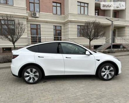 Белый Тесла Model Y, объемом двигателя 0 л и пробегом 2 тыс. км за 36500 $, фото 4 на Automoto.ua