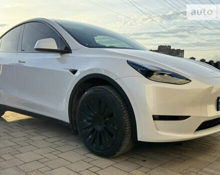 Білий Тесла Model Y, об'ємом двигуна 0 л та пробігом 6 тис. км за 38500 $, фото 6 на Automoto.ua