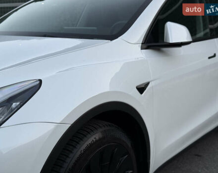 Белый Тесла Model Y, объемом двигателя 0 л и пробегом 18 тыс. км за 29600 $, фото 33 на Automoto.ua