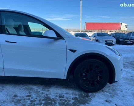 Белый Тесла Model Y, объемом двигателя 0 л и пробегом 13 тыс. км за 33190 $, фото 24 на Automoto.ua
