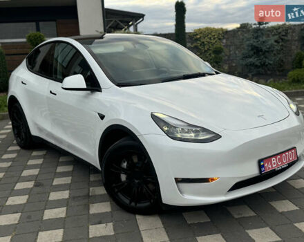 Белый Тесла Model Y, объемом двигателя 0 л и пробегом 29 тыс. км за 29900 $, фото 7 на Automoto.ua