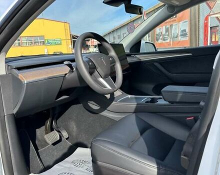 Белый Тесла Model Y, объемом двигателя 0 л и пробегом 23 тыс. км за 27500 $, фото 13 на Automoto.ua