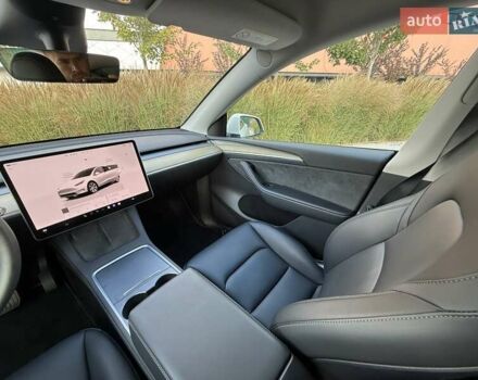 Белый Тесла Model Y, объемом двигателя 0 л и пробегом 35 тыс. км за 34500 $, фото 32 на Automoto.ua