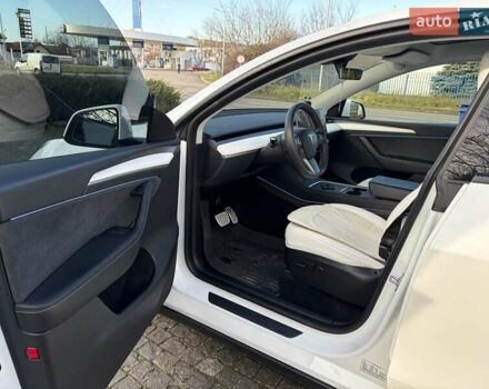 Белый Тесла Model Y, объемом двигателя 0 л и пробегом 47 тыс. км за 32500 $, фото 9 на Automoto.ua