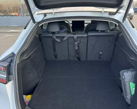 Белый Тесла Model Y, объемом двигателя 0 л и пробегом 24 тыс. км за 28999 $, фото 8 на Automoto.ua