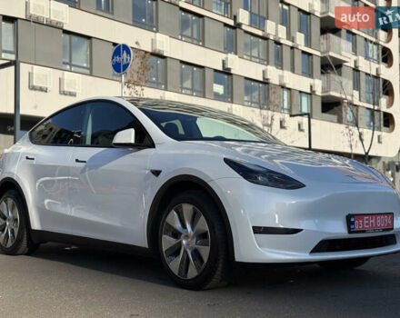 Белый Тесла Model Y, объемом двигателя 0 л и пробегом 35 тыс. км за 33777 $, фото 10 на Automoto.ua