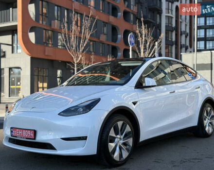 Белый Тесла Model Y, объемом двигателя 0 л и пробегом 35 тыс. км за 33777 $, фото 1 на Automoto.ua