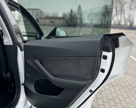 Белый Тесла Model Y, объемом двигателя 0 л и пробегом 38 тыс. км за 29950 $, фото 35 на Automoto.ua