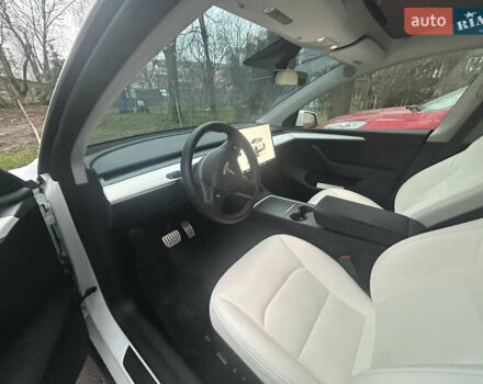 Білий Тесла Model Y, об'ємом двигуна 0 л та пробігом 84 тис. км за 28300 $, фото 11 на Automoto.ua