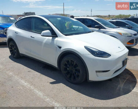 Белый Тесла Model Y, объемом двигателя 0 л и пробегом 48 тыс. км за 10000 $, фото 8 на Automoto.ua